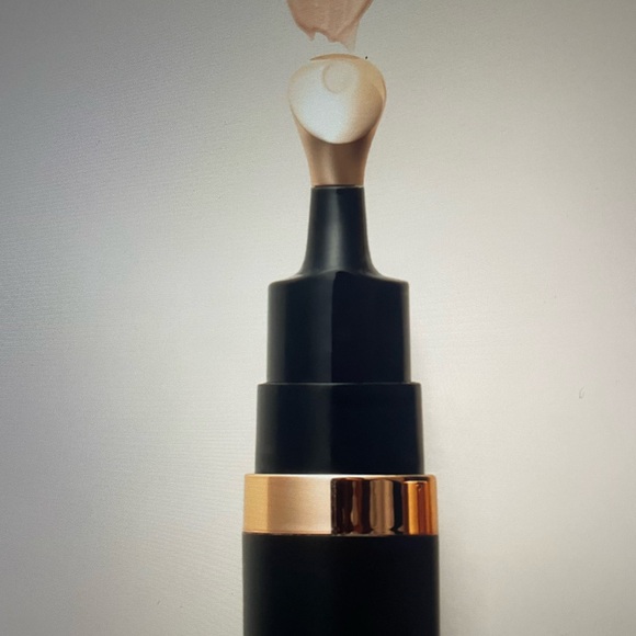 New DRMTLGY Luminous Eye Corrector SPF 41 - Cream - Picture 3 of 6